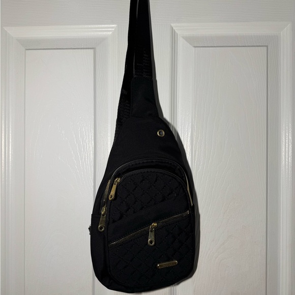 Source Unknown Handbags - Source Unknown Black Quilted Crossbody Sling Bag with Gold Hardware